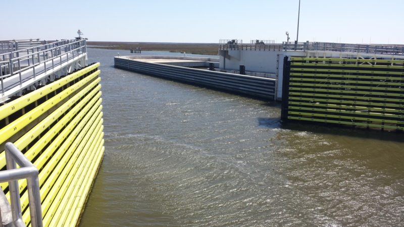 SURGE BARRIER SECTOR GATE CLOSING